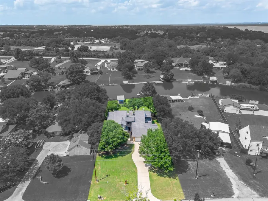 11972 Younger Court, Azle, TX 76020 - Image #2