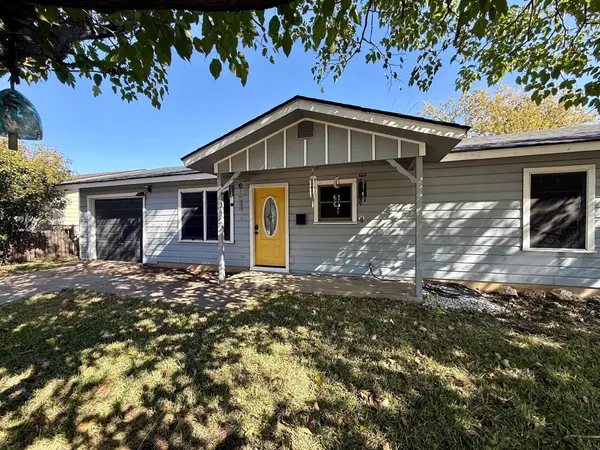 516 Renfro Street, Burleson, TX 76028