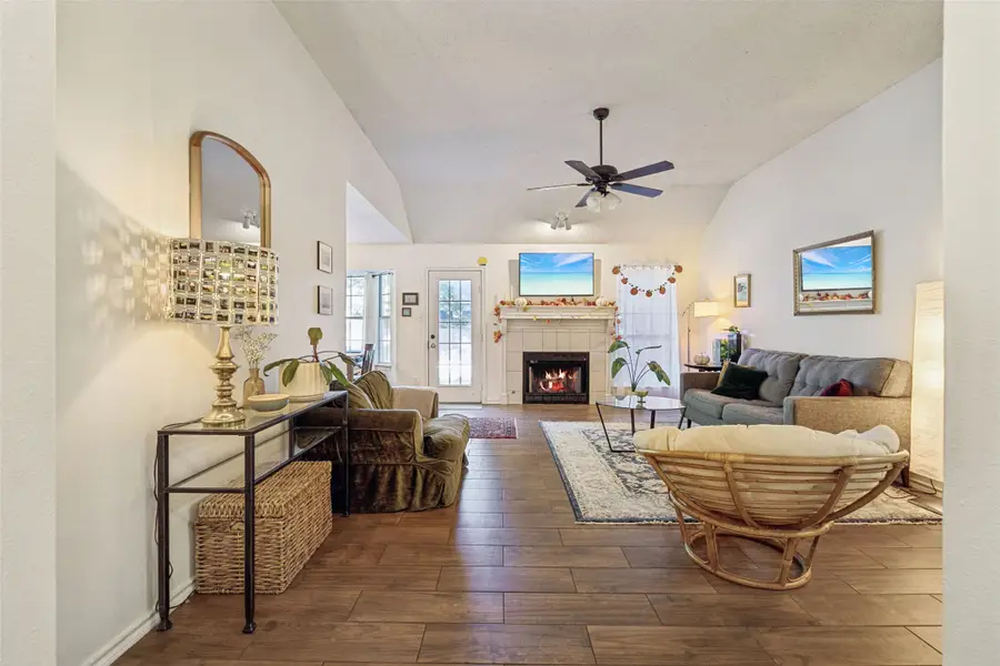 1104 Oak Valley, Denton, TX 76209 - Image #3