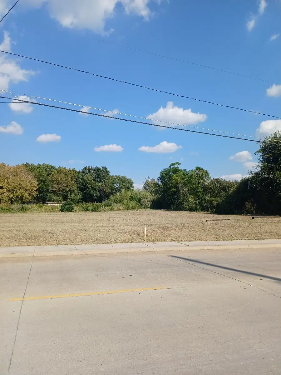 8318 Carbondale Street, Dallas, TX 75216 - Image #1