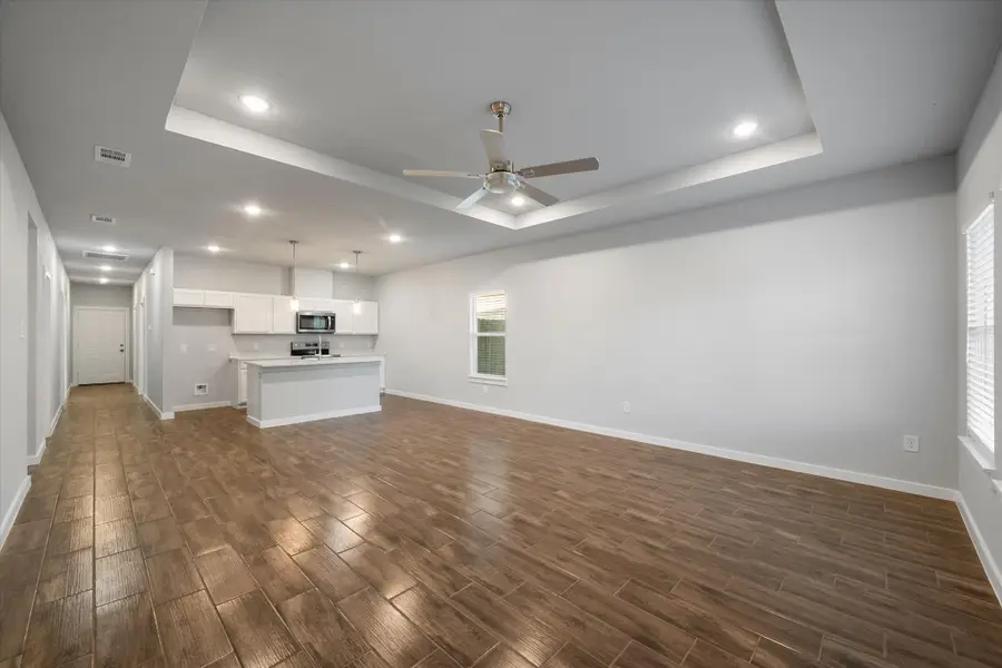 1217 E 6th Avenue, Corsicana, TX 75110 - Image #3