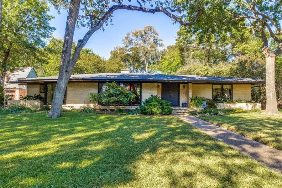 8231 Forest Hills Boulevard, Dallas, TX 75218 - Image #2