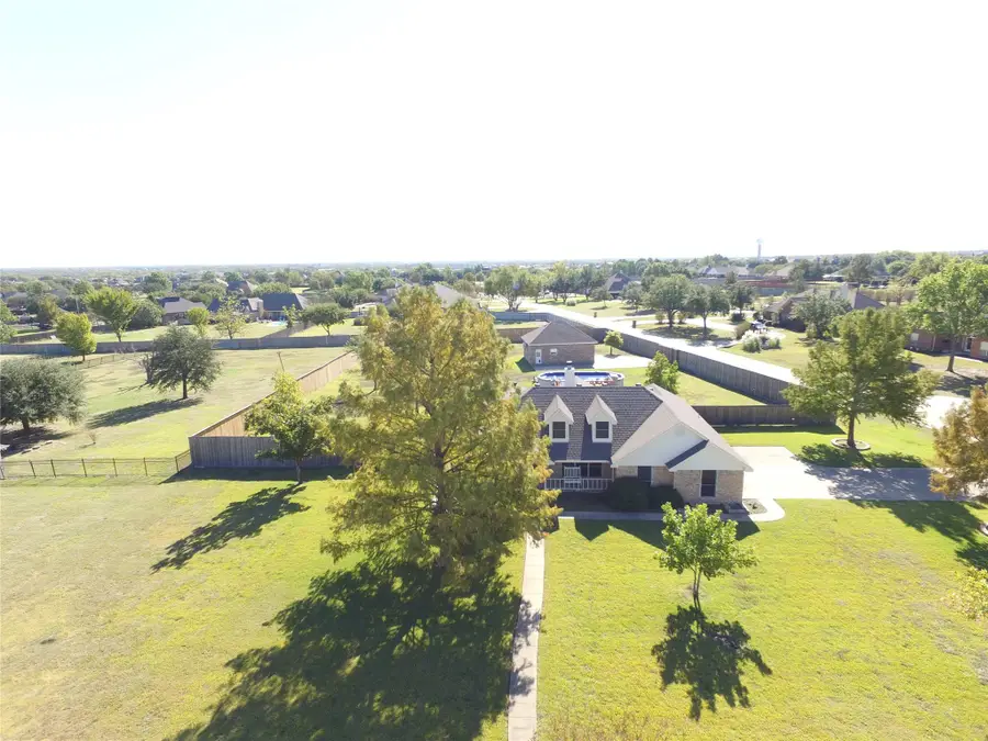 1377 Lone Star Boulevard, Talty, TX 75160 - Image #3