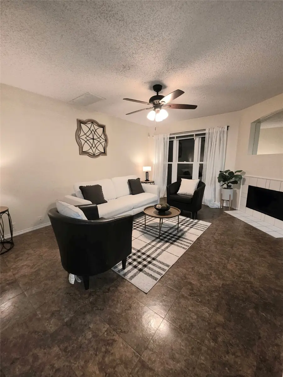 848 Stafford Station Drive, Saginaw, TX 76131 - Image #3