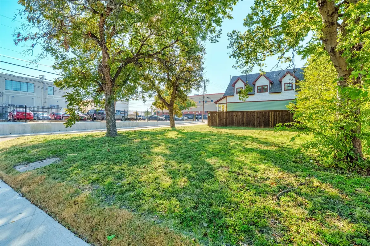 801 W Morphy Street, Fort Worth, TX 76104 - Image #1