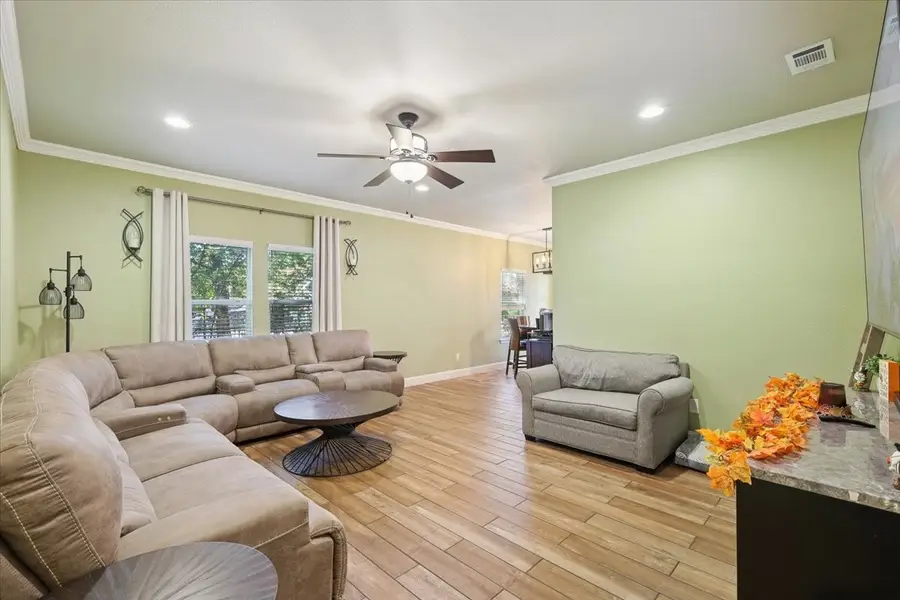 9917 Oakwood Drive, Dallas, TX 75217 - Image #2