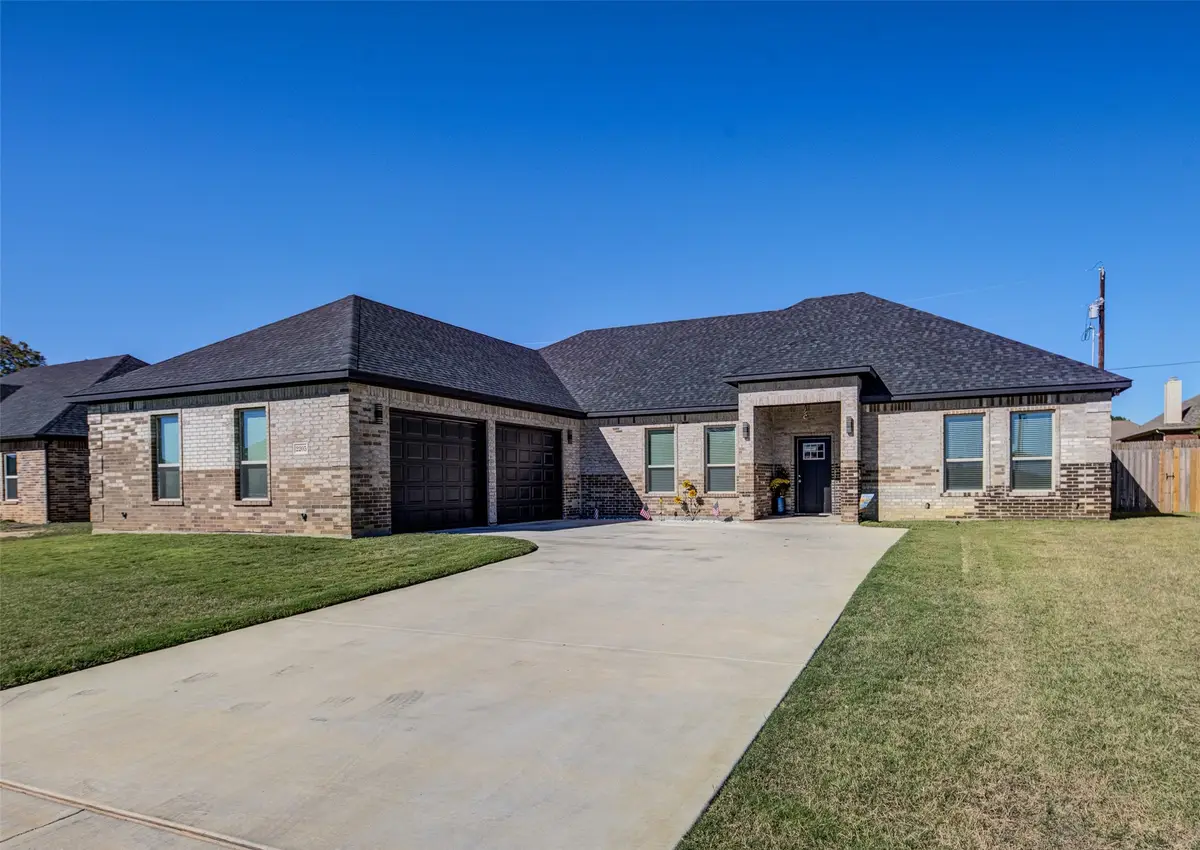 2205 Briarwood Drive, Bridgeport, TX 76426 - Image #1