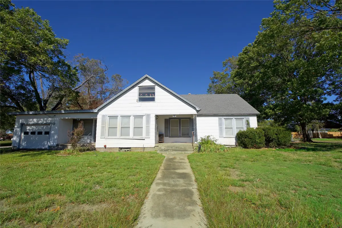 216 4th Street, Muenster, TX 76252 - Image #1