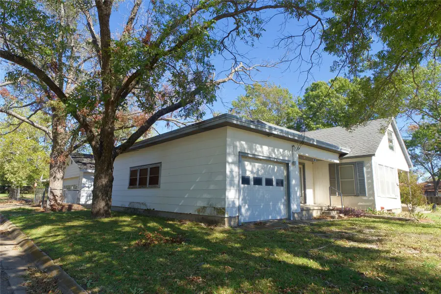 216 4th Street, Muenster, TX 76252 - Image #2