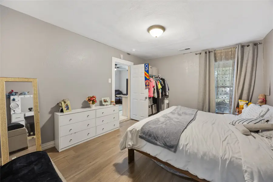 2961 Pearl Avenue, Fort Worth, TX 76106 - Image #3