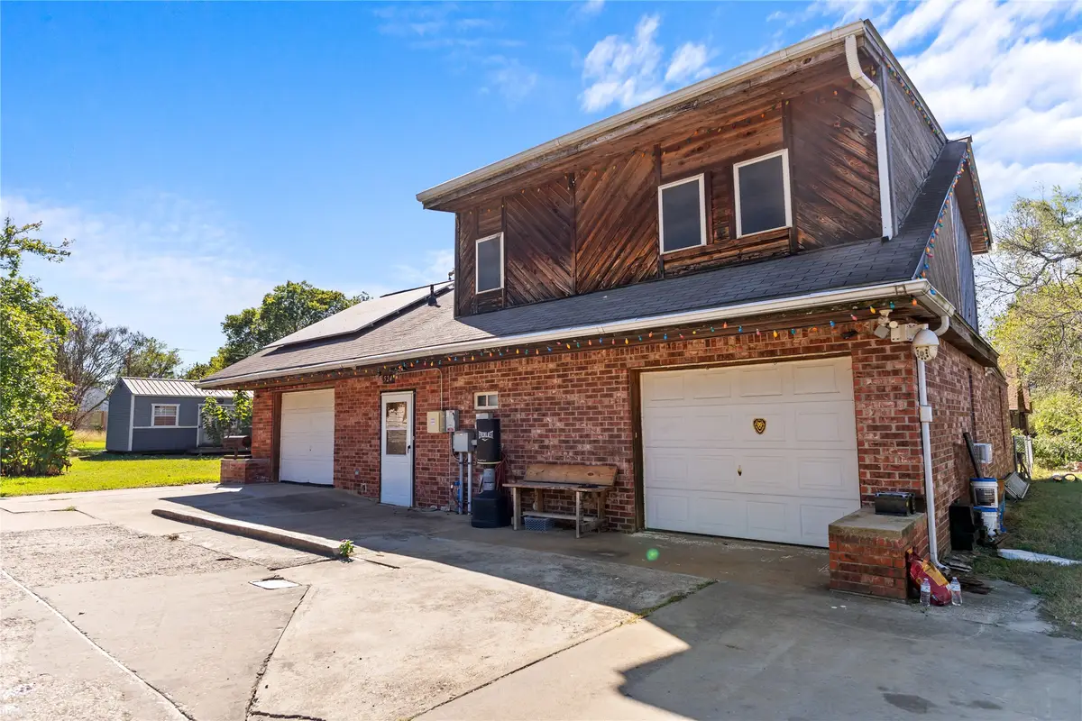 524 S Preston Street, Wolfe City, TX 75496 - Image #1