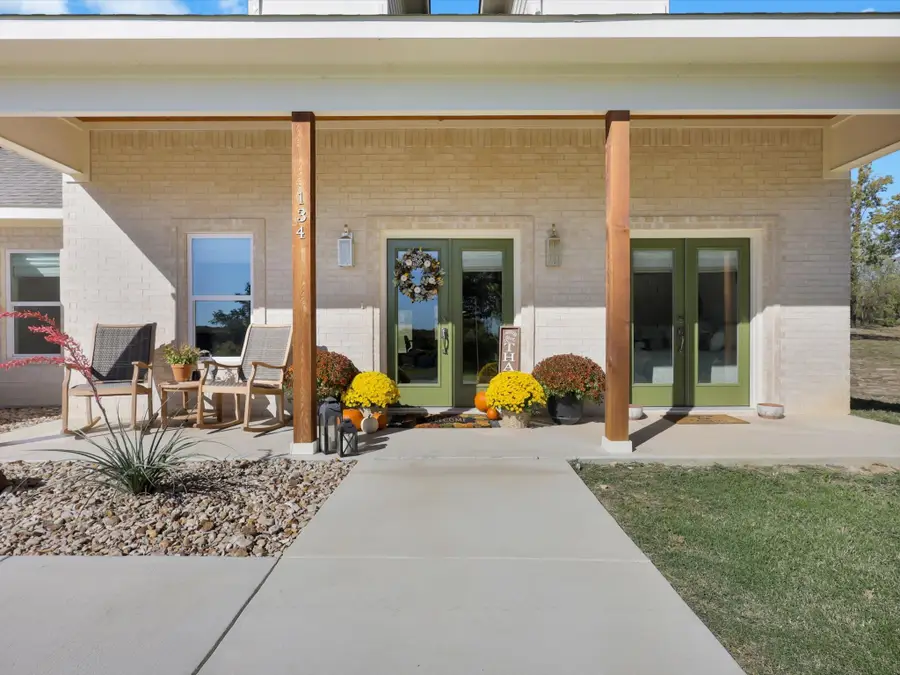 134 Hedges Circle, Weatherford, TX 76085 - Image #2