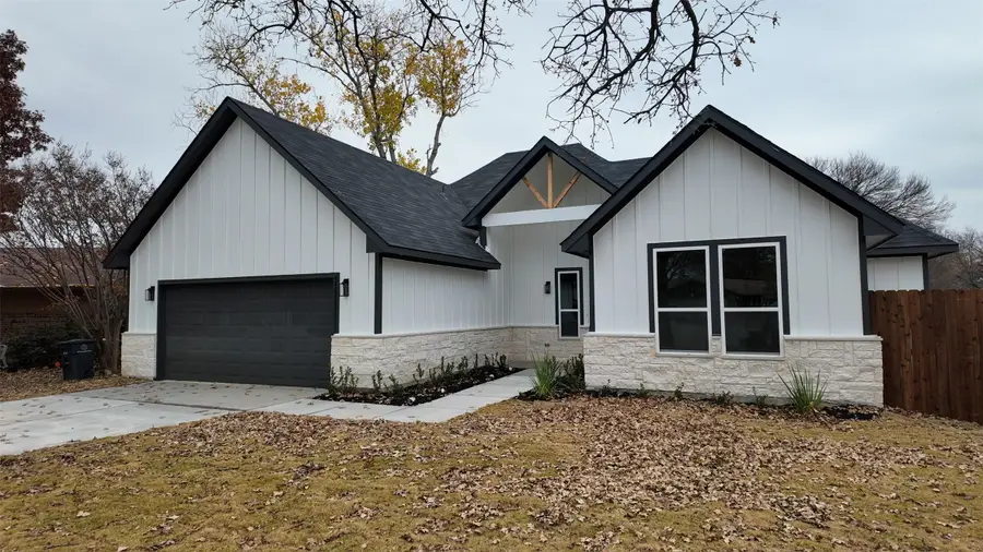 810 Foxwood Place, Lewisville, TX 75067 - Image #3