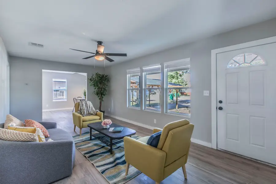 1017 S Adams, McGregor, TX 76657 - Image #2