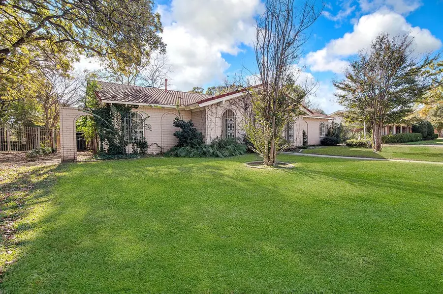 849 Wheelwood, Hurst, TX 76053 - Image #2