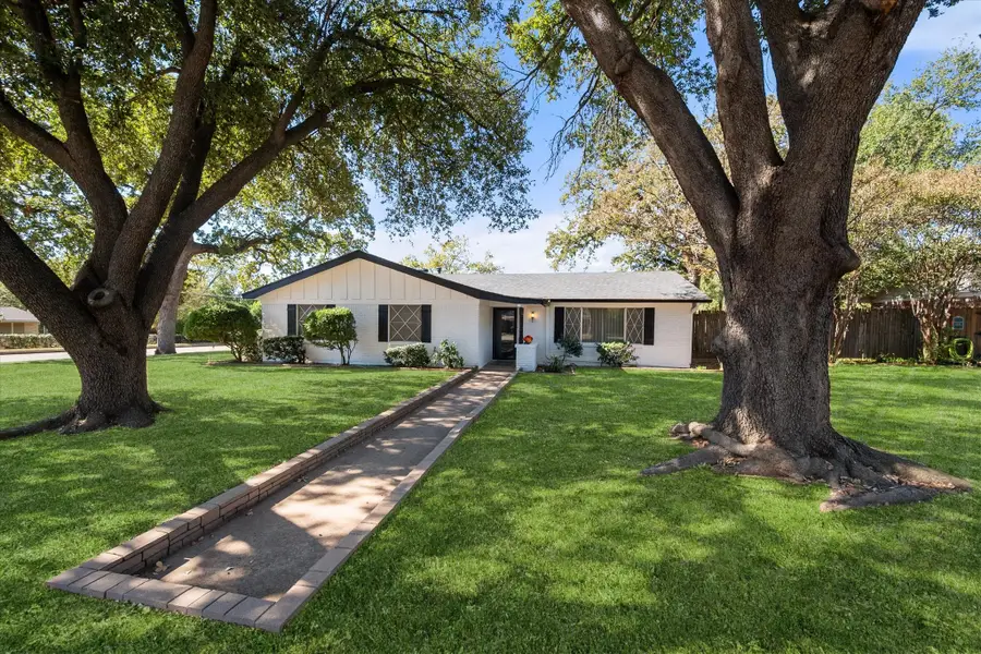 1812 Hilltop Lane, Pantego, TX 76013 - Image #3