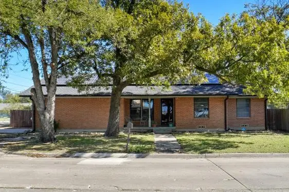 612 N 10th Street, Sanger, TX 76266