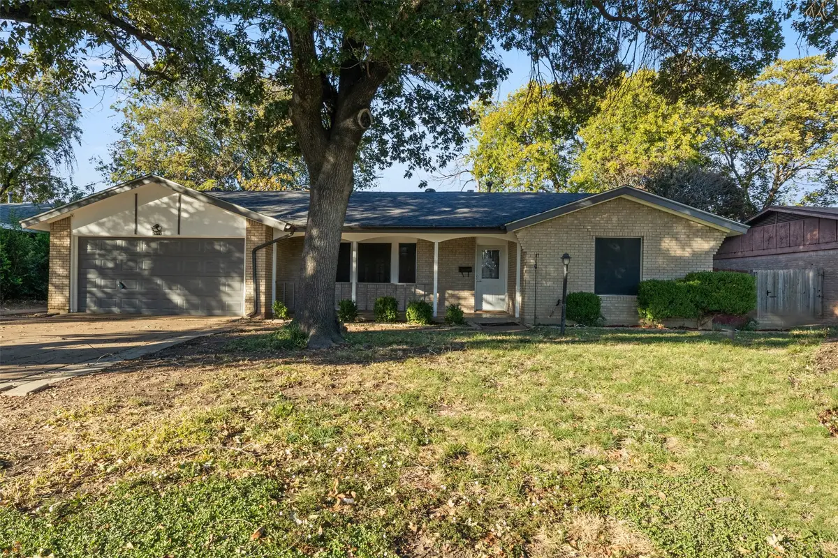 2007 E Park Row Drive, Arlington, TX 76010 - Image #1