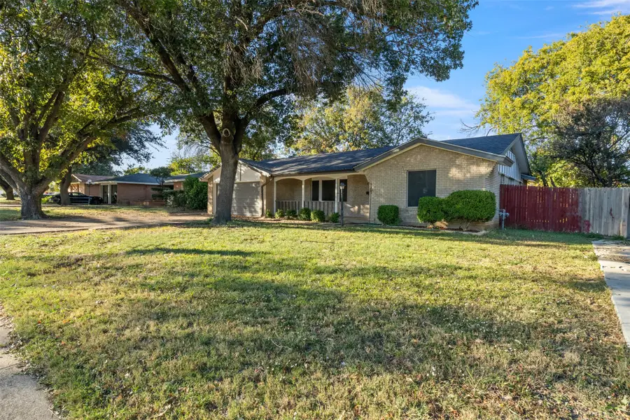 2007 E Park Row Drive, Arlington, TX 76010 - Image #2