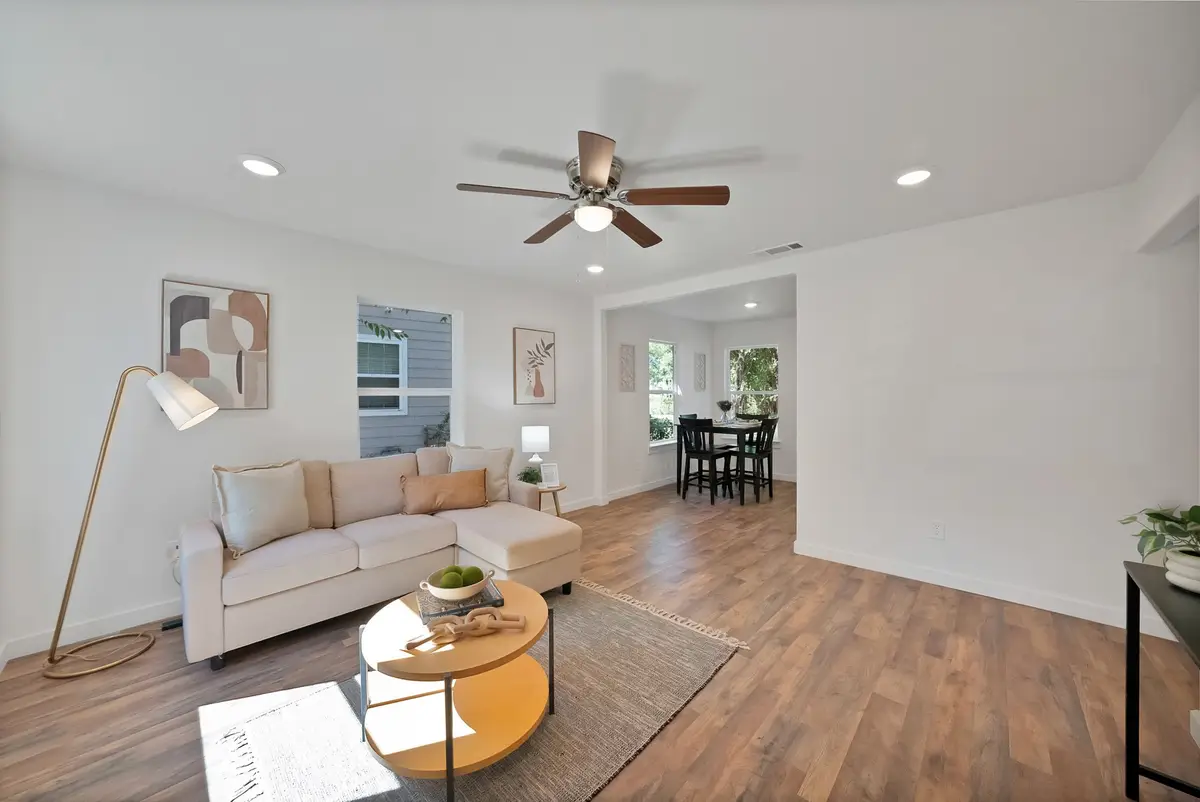 5028 Sherwood Drive, River Oaks, TX 76114 - Image #1