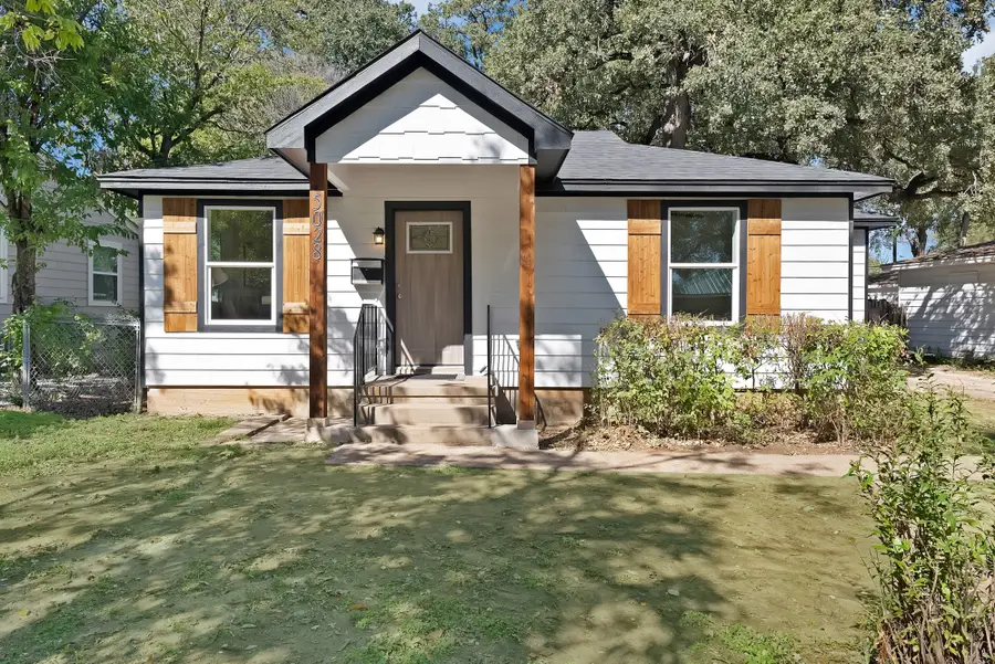 5028 Sherwood Drive, River Oaks, TX 76114 - Image #2