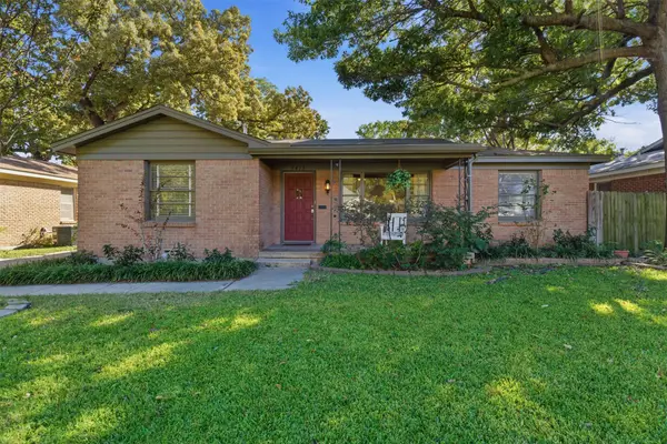 5413 Santa Marie Avenue, Fort Worth, TX 76114