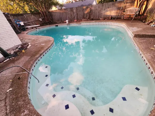 838 Pinehill Lane, Grand Prairie, TX 75052