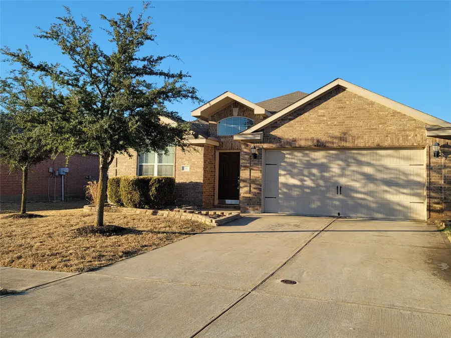 216 Meadow Ridge Drive, Anna, TX 75409 - Image #2
