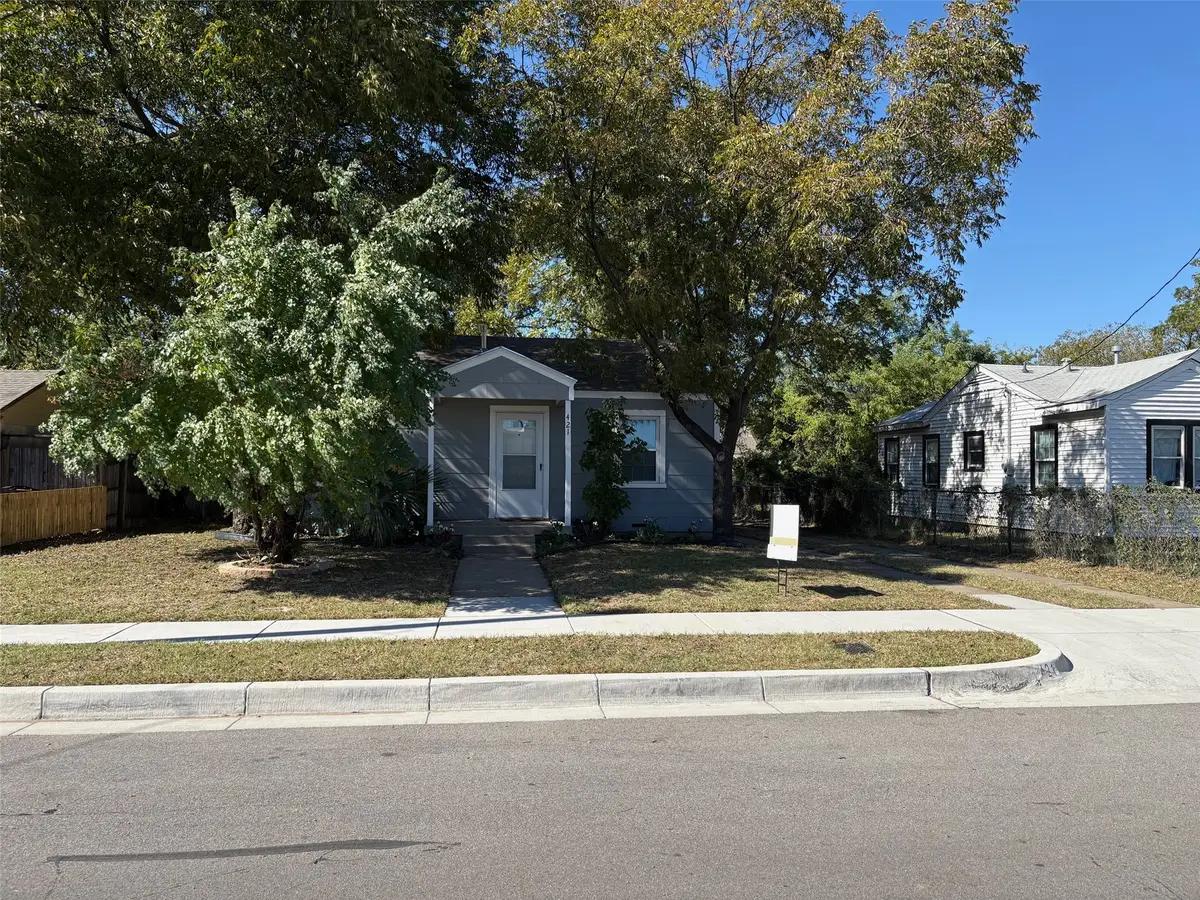 421 Seaman Street, Fort Worth, TX 76111 - Image #1