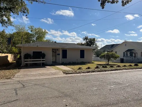 213 S Lambert Street, Granbury, TX 76048