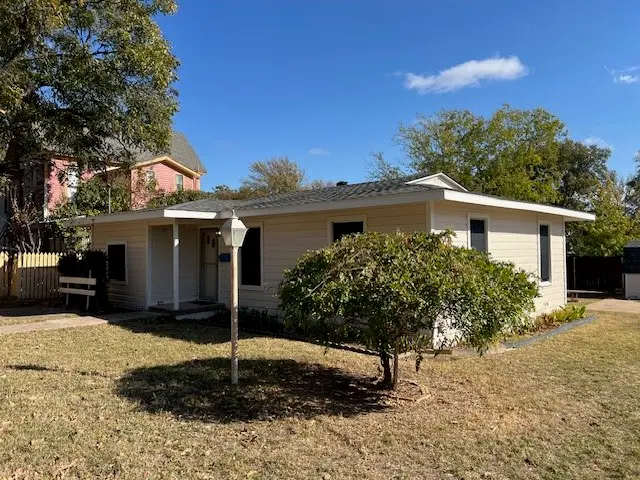 213 S Lambert Street, Granbury, TX 76048 - Image #2