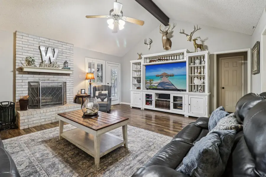 207 Camelot Drive, Weatherford, TX 76086 - Image #3