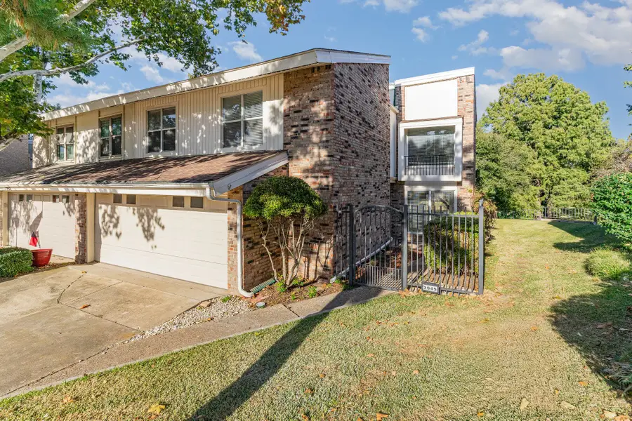 2945 Country Place Circle, Carrollton, TX 75006 - Image #2