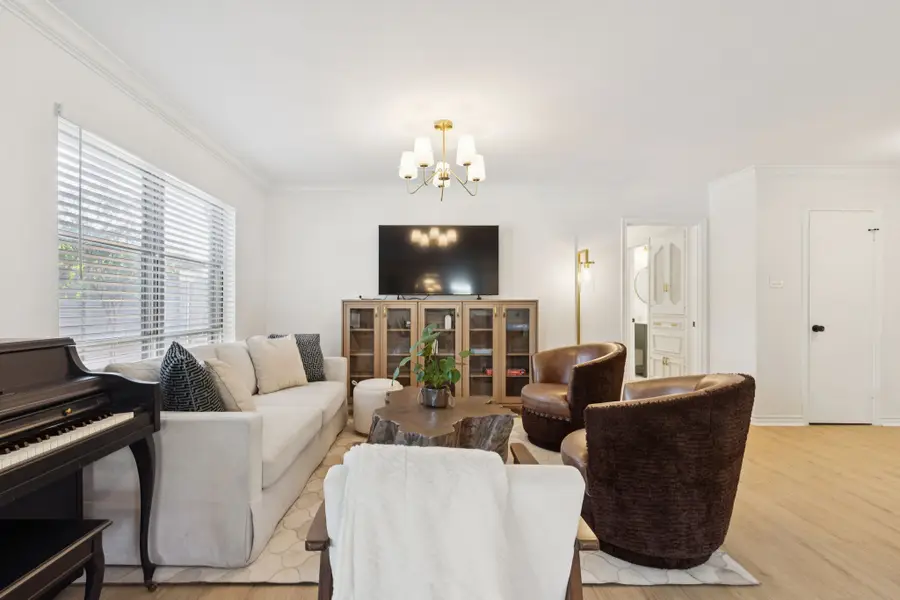 13526 Janwood Lane, Farmers Branch, TX 75234 - Image #3