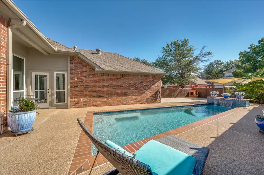 109 Midcrest Drive, Irving, TX 75063 - Image #3