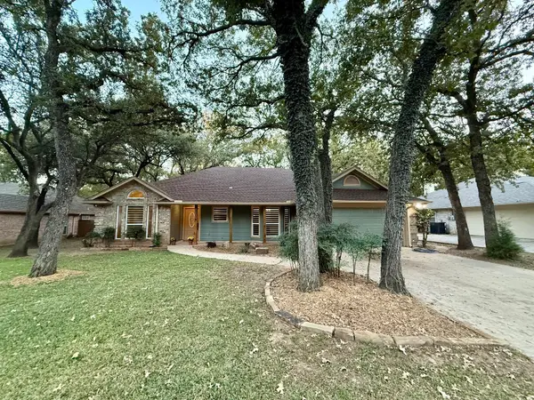1116 Pine Ridge Drive, Azle, TX 76020