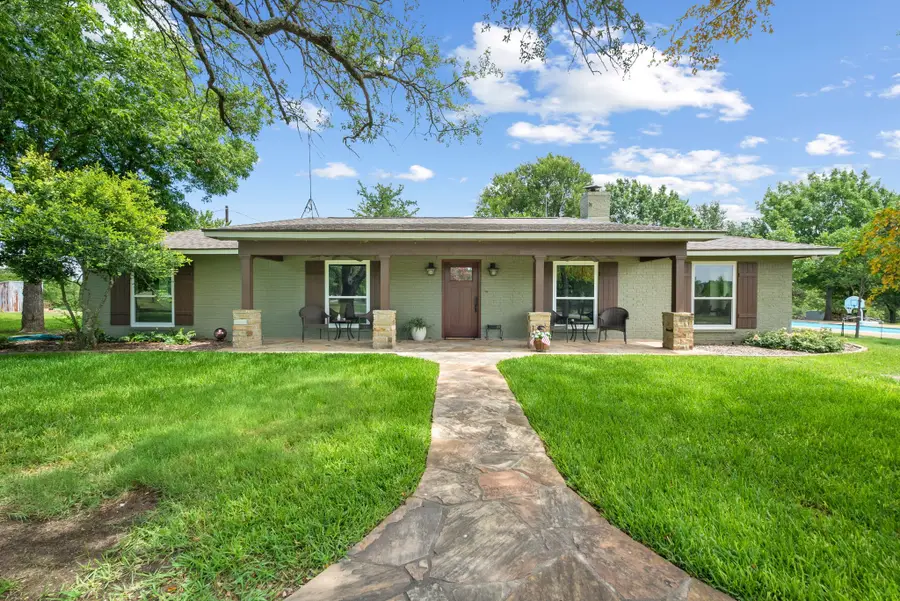 250 Lakeview Court, Weatherford, TX 76088 - Image #3