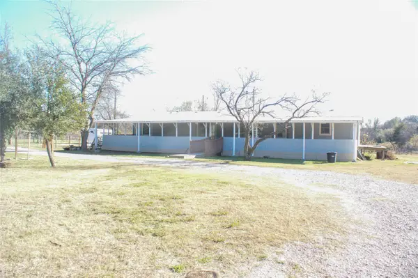 7424 N Locust, Denton, TX 76207