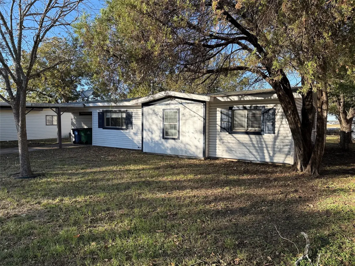 1513 Lawdwin Avenue, Bridgeport, TX 76426 - Image #1