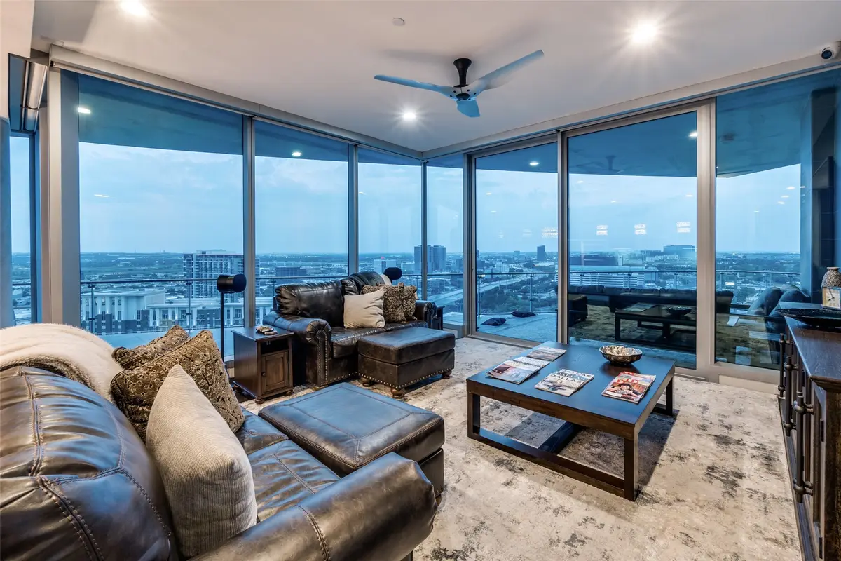 3130 N Harwood Street #1903, Dallas, TX 75201 - Image #1