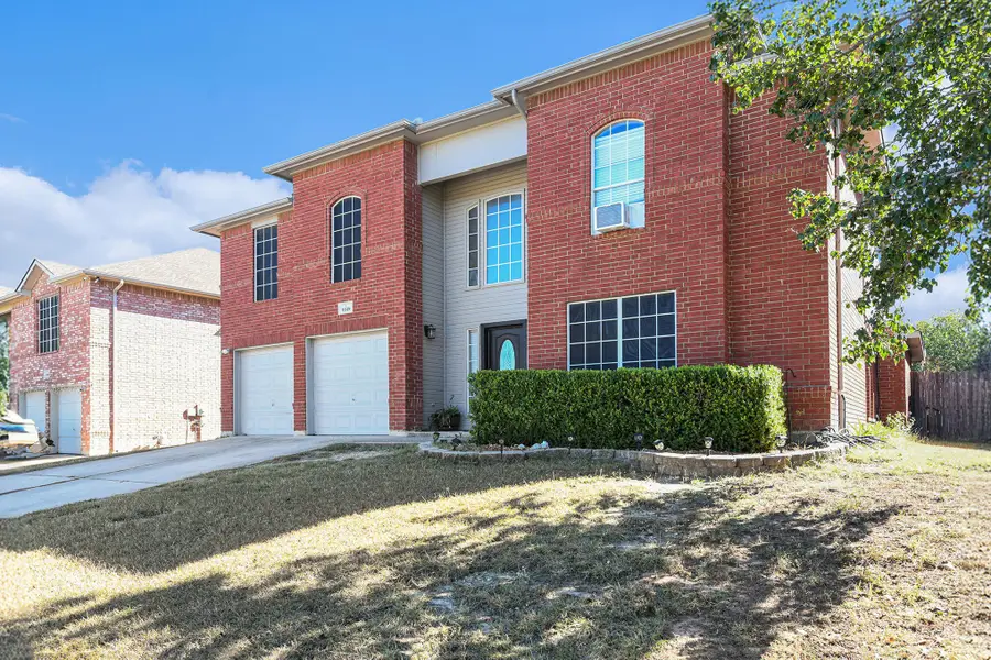 1229 Topeka Drive, Saginaw, TX 76131 - Image #2