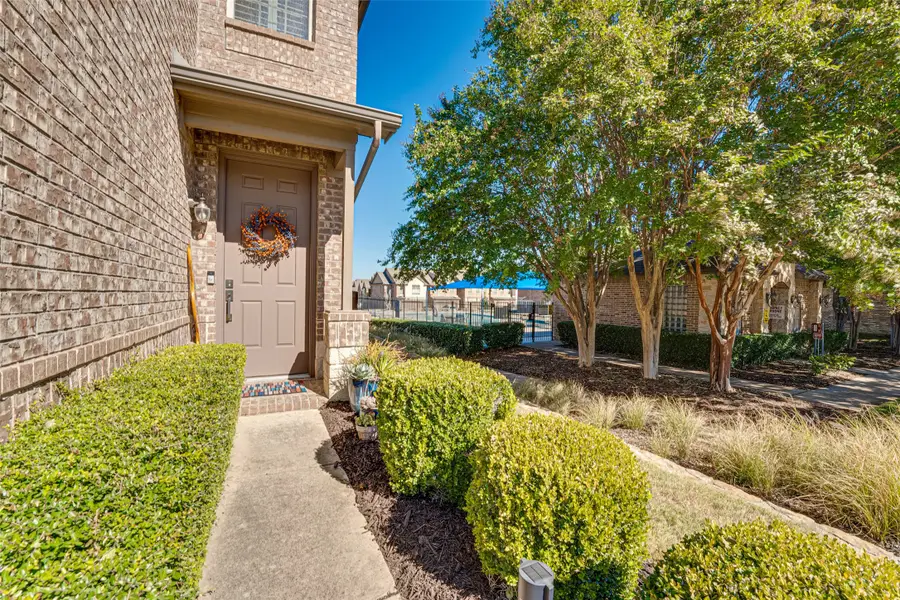 367 Teague Drive, Lewisville, TX 75067 - Image #3