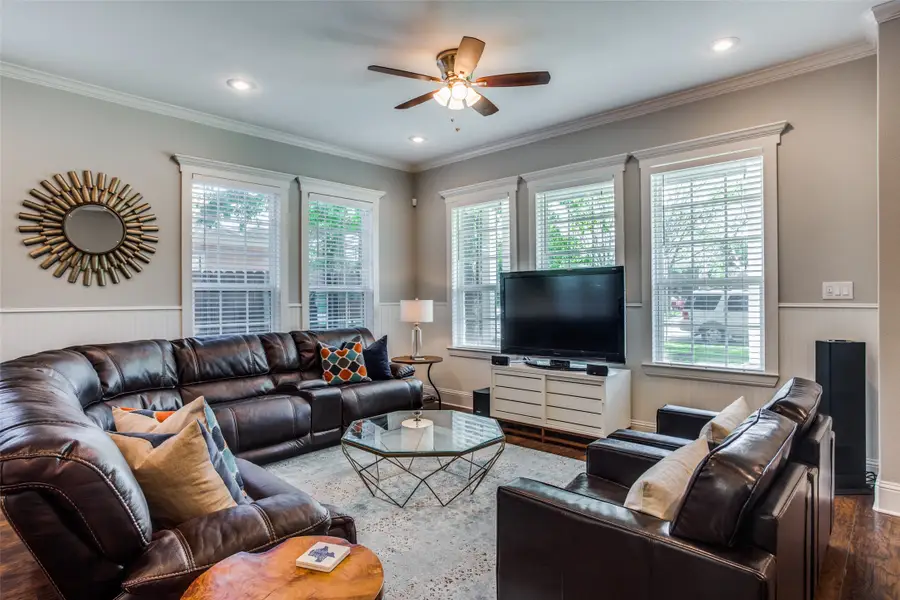 507 S Marlborough Avenue, Dallas, TX 75208 - Image #2