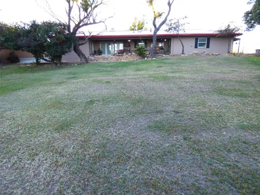 1010 W Moss Street, Eastland, TX 76448 - Image #3