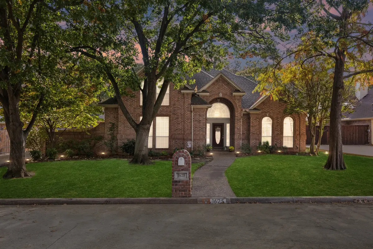 1625 Oak Creek Drive, Hurst, TX 76054 - Image #1