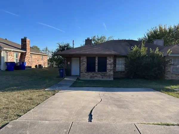 810 Woodland Court, Kennedale, TX 76060