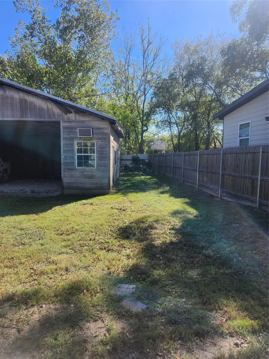 1016 E Thomas Street, Sherman, TX 75090 - Image #2