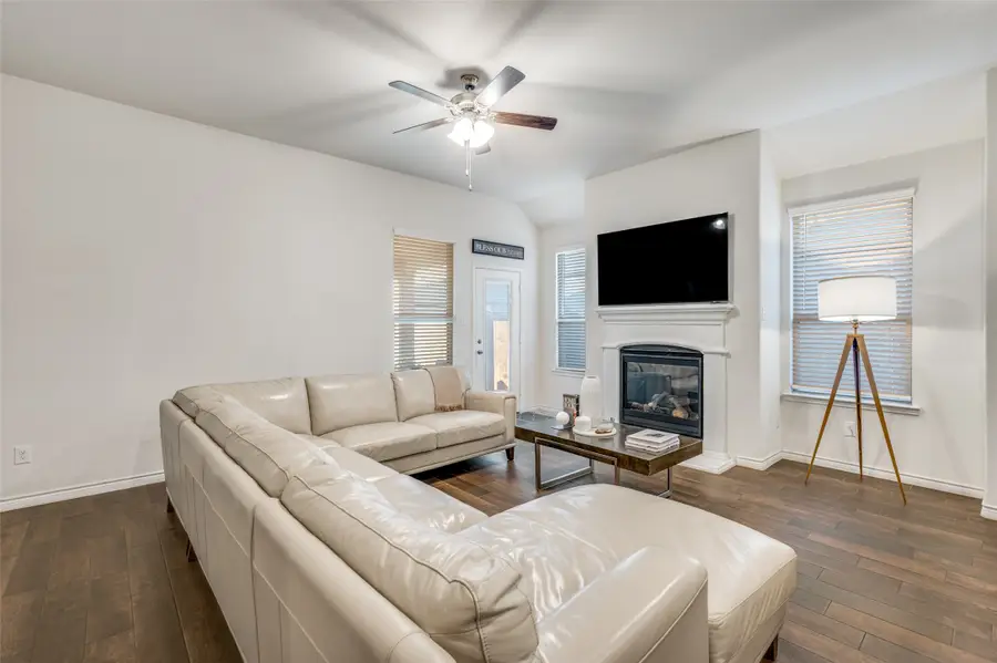 11105 Autry Ridge Lane, Aubrey, TX 76227 - Image #3