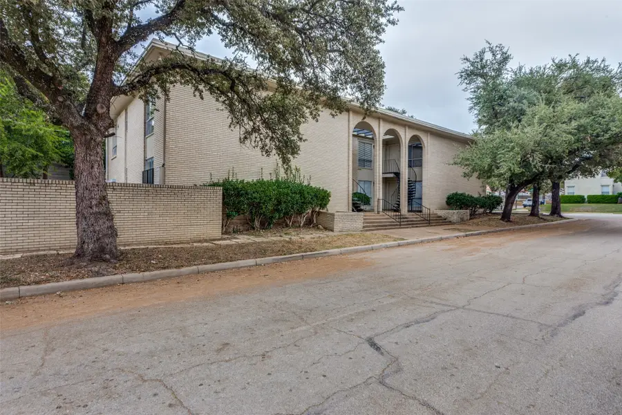 3828 W 7th Street, Fort Worth, TX 76107 - Image #2
