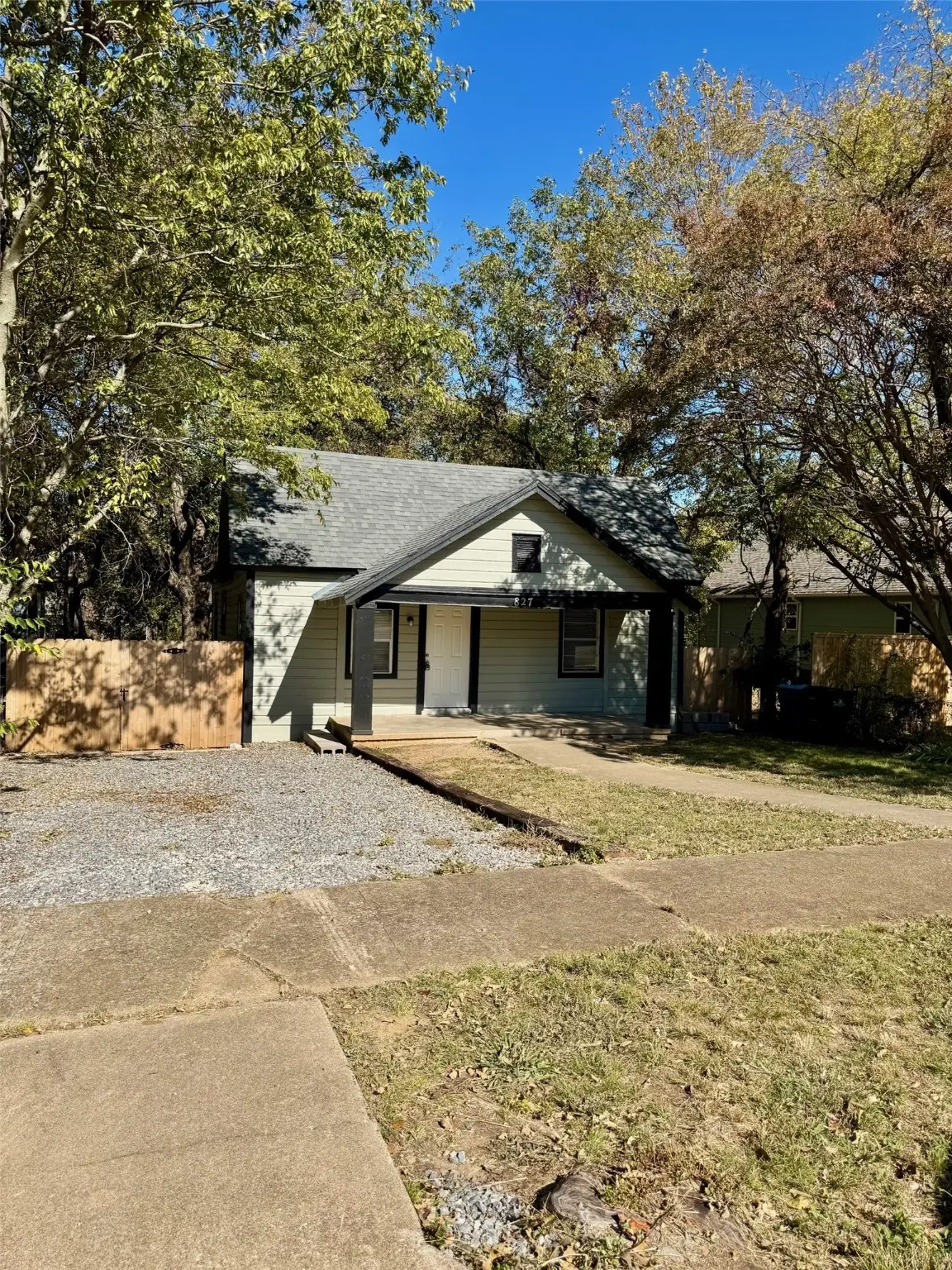 827 W Walker Street, Denison, TX 75020 - Image #1